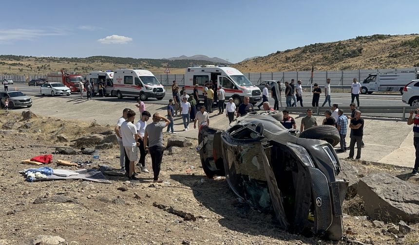 Elazığ'da devrilen otomobildeki 7 kişi yaralandı