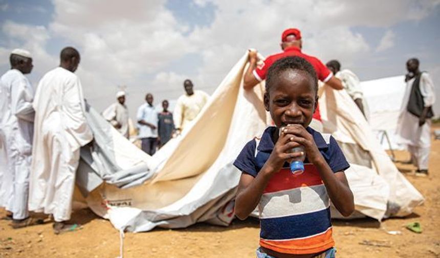 Türkiye Sudan'a insani yardımlarını sürdürüyor